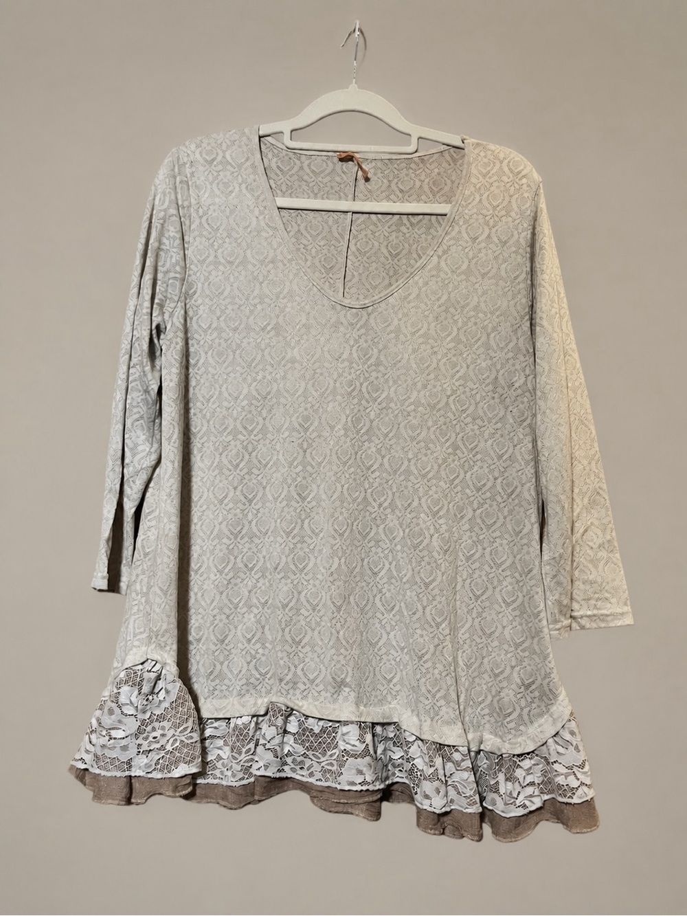 Women’s Cream Lace-Hem Long Sleeve Tunic Top